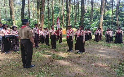 MTs NEGERI 2 KENDAL GELAR PERSAHAD (PERKEMAHAN SABTU AHAD) PRAMUKA - PMR