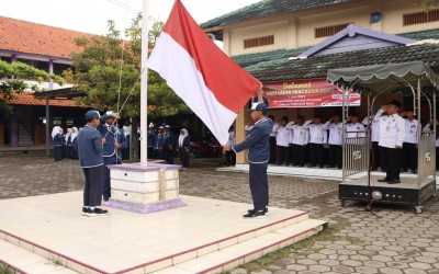 MTs NEGERI 2 KENDAL GELAR UPACARA PERINGATAN HARI LAHIR PANCASILA